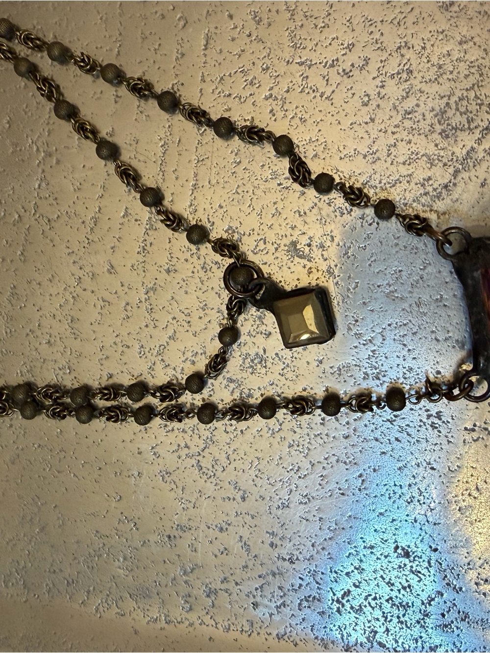 Vintage-Inspired Reversible Pink & Green Pendant Necklace - Picture 14 of 14